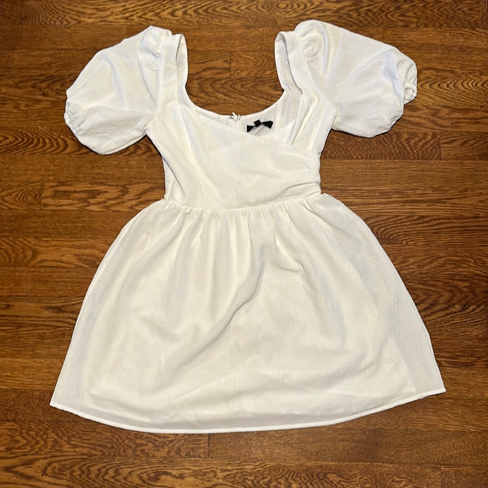 Lulus XS white flow dress